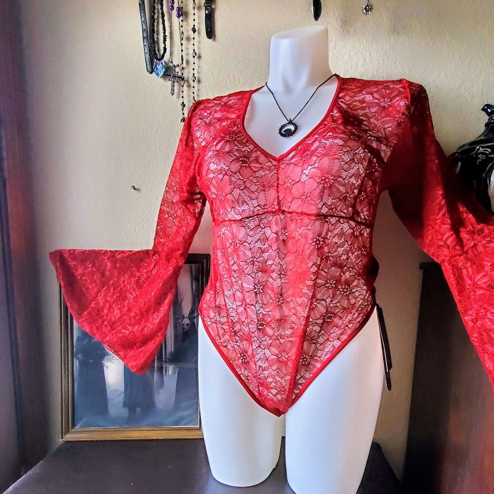 ROMWE Red Lace Bell Sleeve Top